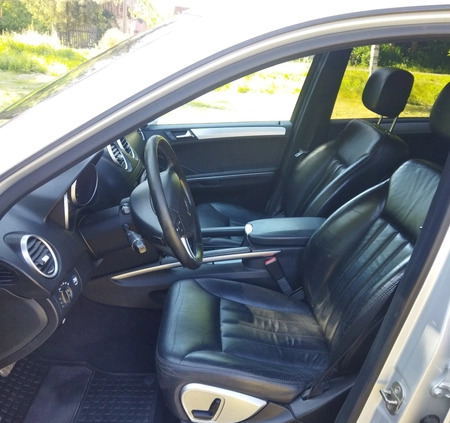 Mercedes-Benz ML cena 28000 przebieg: 212600, rok produkcji 2005 z Bełżyce małe 67